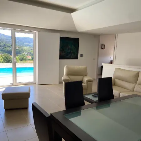 Casa Portelas *