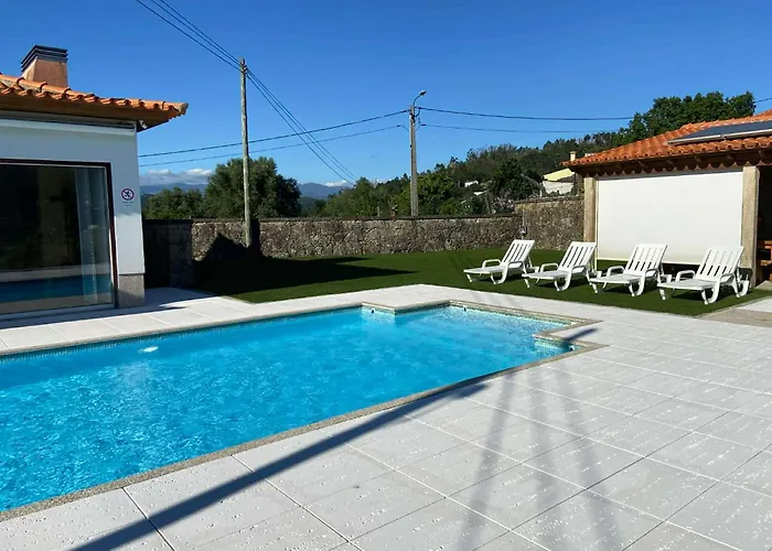 Casa Portelas بيت للعطل